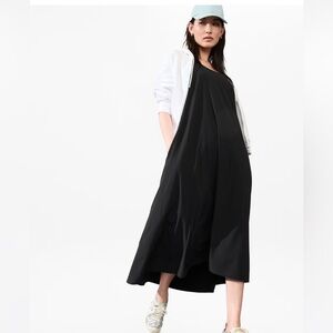 NEW WITH TAGS - Athleta black presidio traveler maxi dress - size medium - NWT
